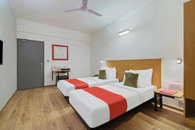 Kanak Beacon Hotel - Ashram Road Ahmedabad Extérieur photo