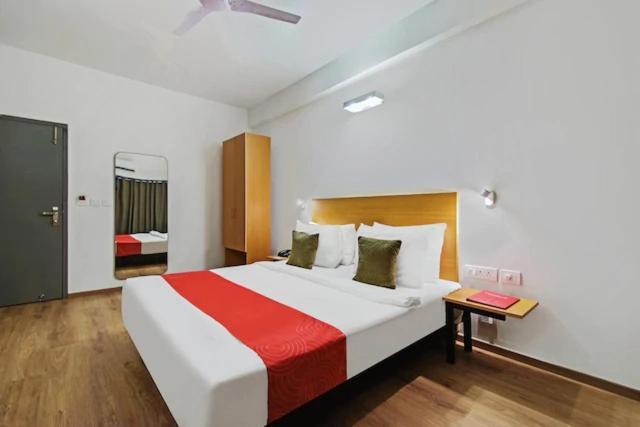 Kanak Beacon Hotel - Ashram Road Ahmedabad Extérieur photo