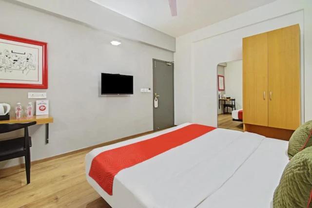 Kanak Beacon Hotel - Ashram Road Ahmedabad Extérieur photo