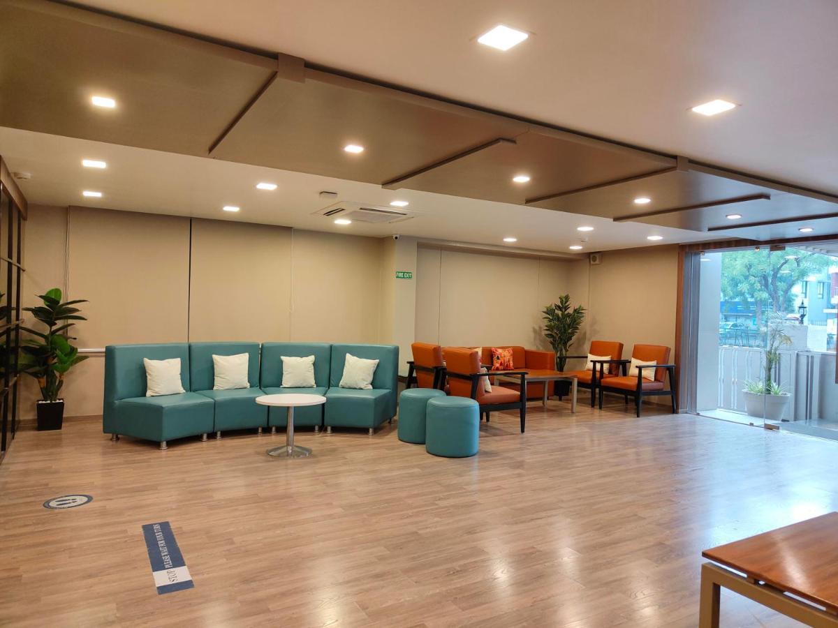 Kanak Beacon Hotel - Ashram Road Ahmedabad Extérieur photo